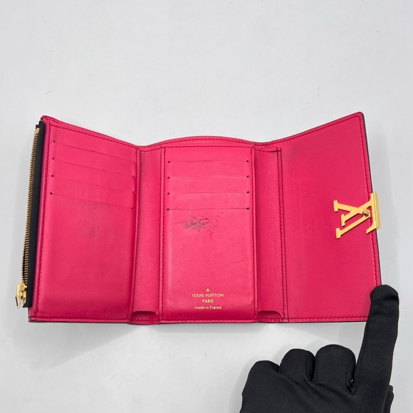 Authentic LOUIS VUITTON Portefeuille Capucines Compact Black Leather Wallet Pink - Picture 7 of 12